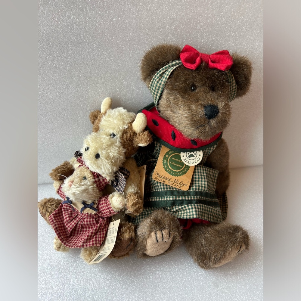 Boyd’s Bears lot of 3 brown bears and friends.
